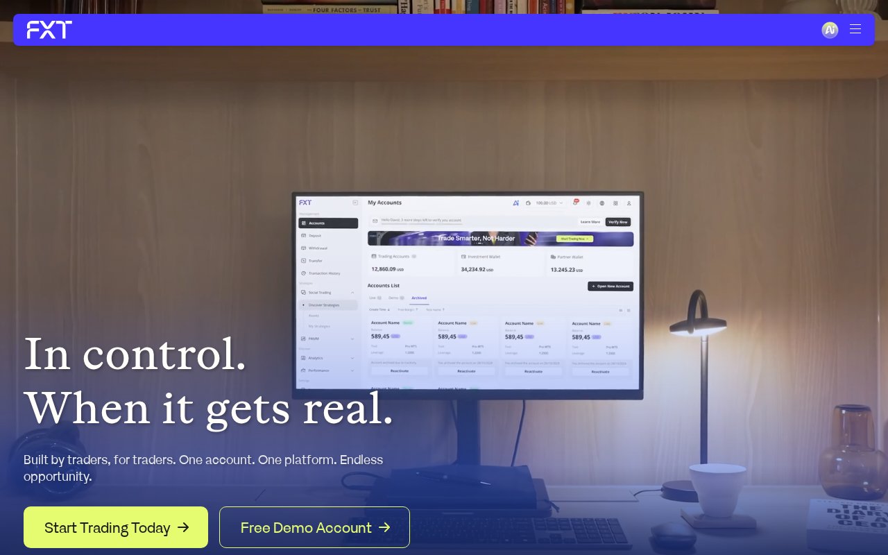 FXTRADING公式サイトのトップページ